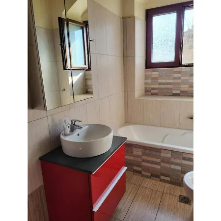 Two Pine Trees בית נופש