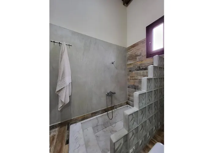 Two Pine Trees Semesterbostad *