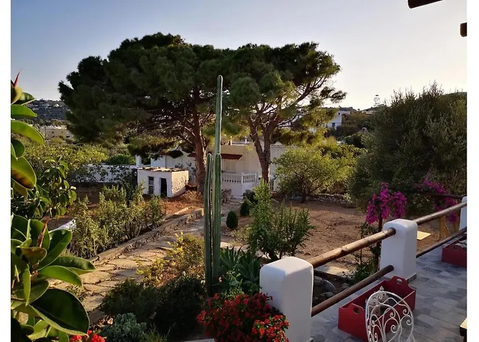 Semesterbostad Two Pine Trees Alinda (Leros)