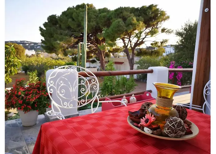 Two Pine Trees Semesterbostad Alinda (Leros)