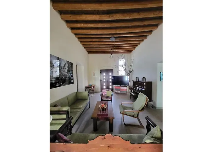 Two Pine Trees アリンダ